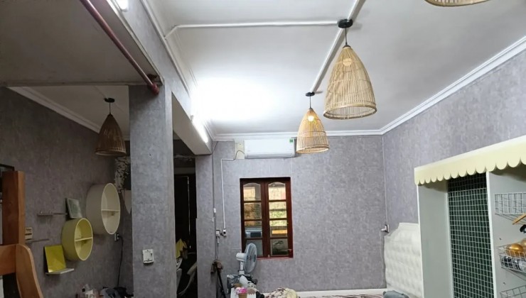CC Cần bán căn hộ tập thể Bưu Điện, Ba Đình , Hà Nội, DT 60m2 - Tầng 1- 2n1vs - giá 4,7 tỷ
